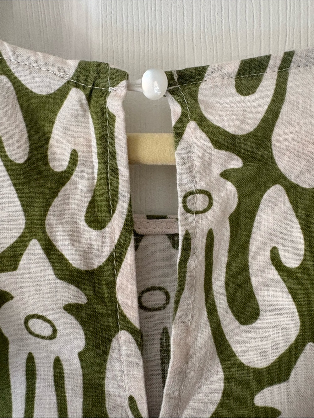 Christian Siriano Olive & Cream Patterned Flutter Sleeve Top - Picture 7 of 11